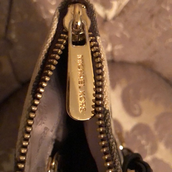 Michael Kors Pocketbook - Picture 10 of 13